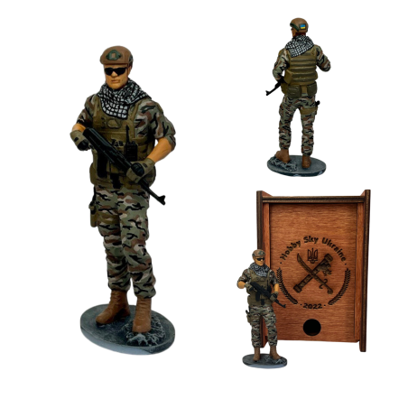 Collectible figure "Fighter of the Armed Forces" painted 29x70 mm